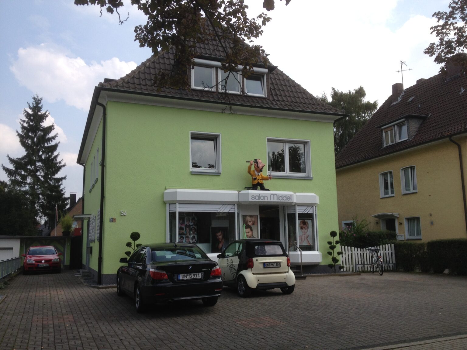 Salon Middel